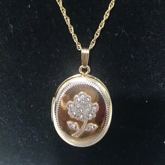 🔥Sale🔥Beautiful Golden locket - Picture 2 of 5